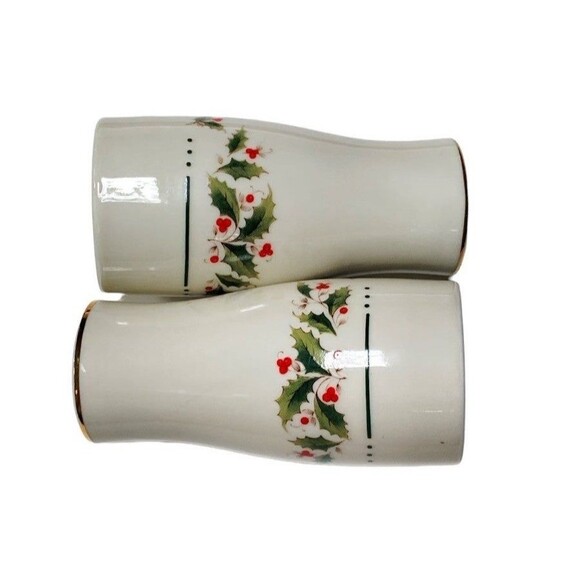 Vtg Yuletide White and Holly Berry & gold trim Christmas Salt and Pepper Shakers - Picture 3 of 9